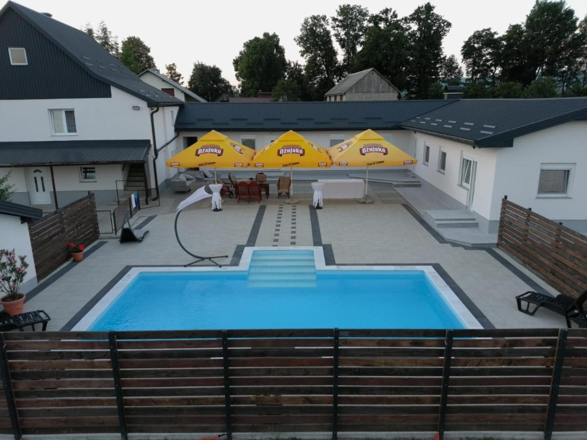 Apartmani Albatros Perusic Экстерьер фото