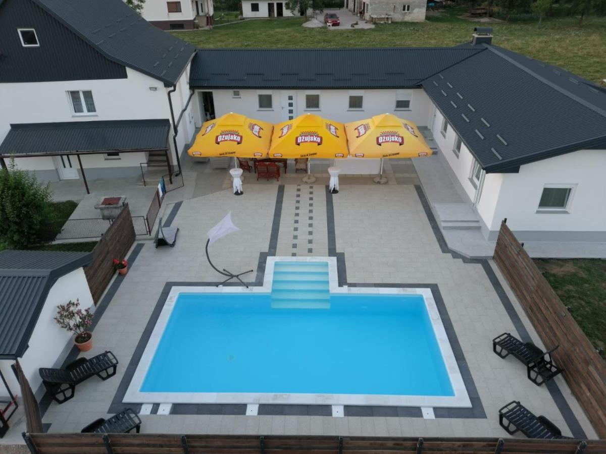 Apartmani Albatros Perusic Экстерьер фото