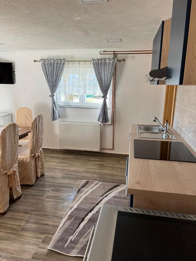 Apartmani Albatros Perusic Экстерьер фото