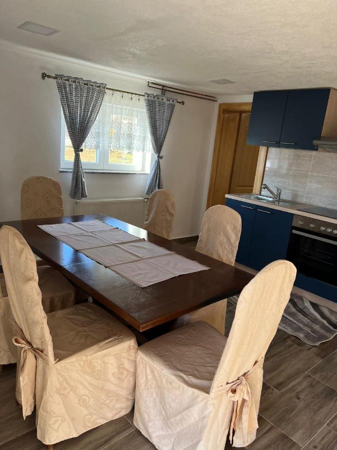 Apartmani Albatros Perusic Экстерьер фото