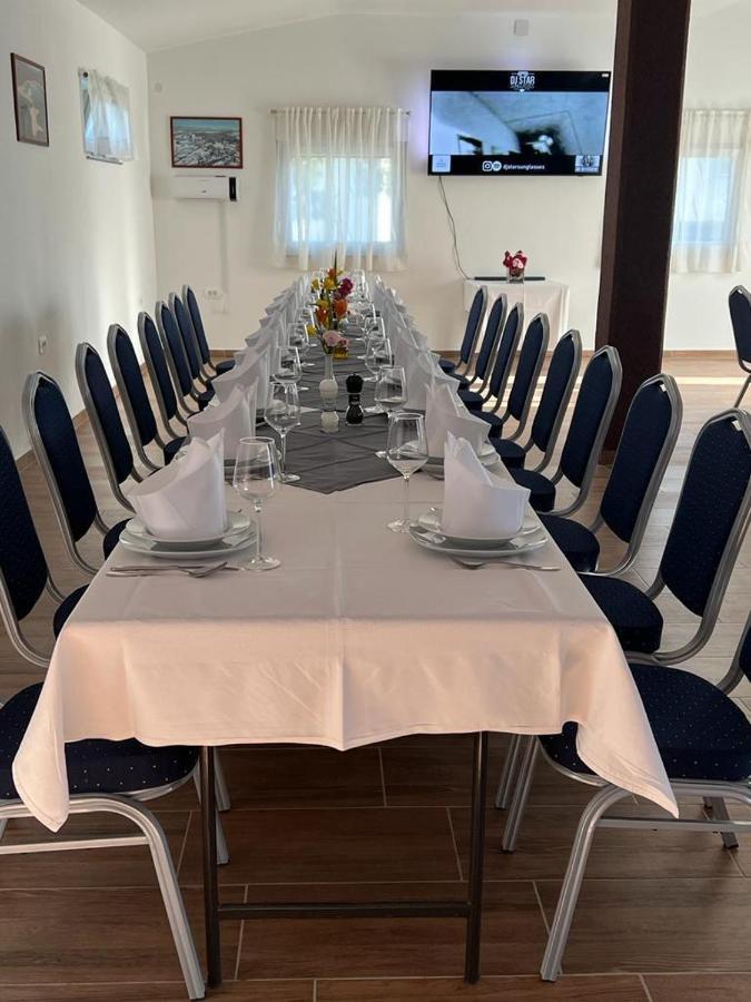 Apartmani Albatros Perusic Экстерьер фото